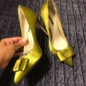 Satin chartreuse pumps